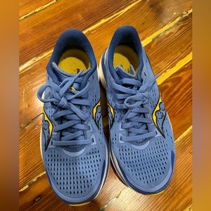 Saucony Endorphin Speed Sneakers
